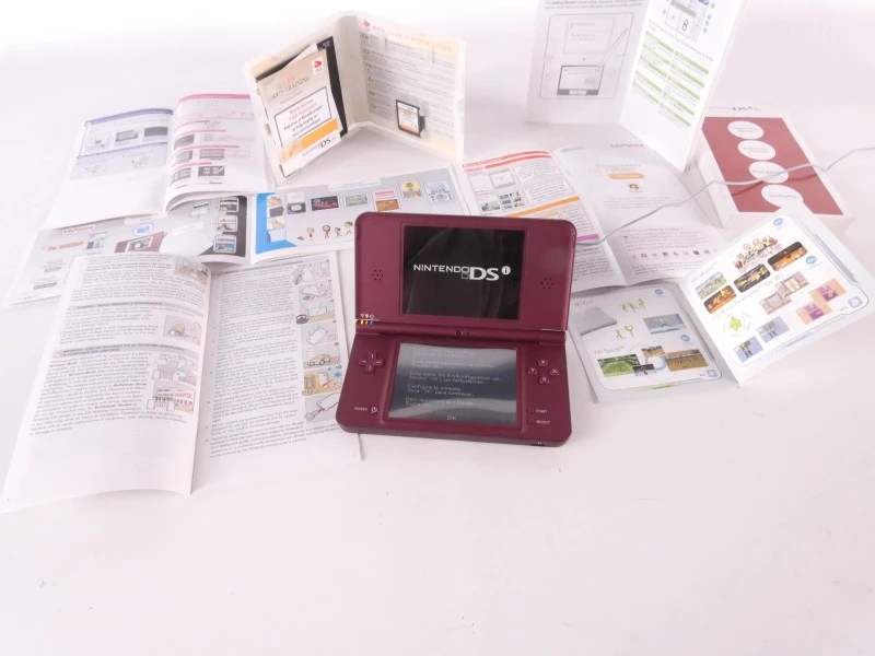 Nintendo DSi XL in doos met Brain Training spel