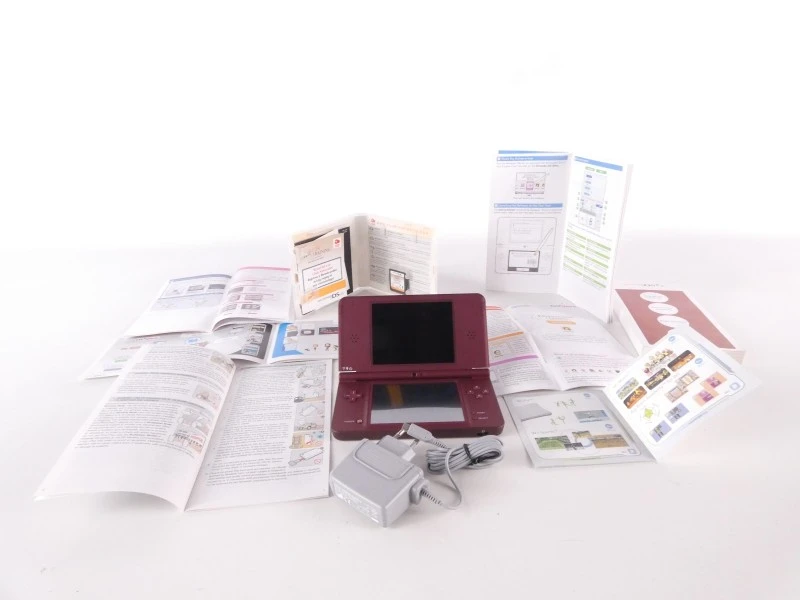 Nintendo DSi XL in doos met Brain Training spel