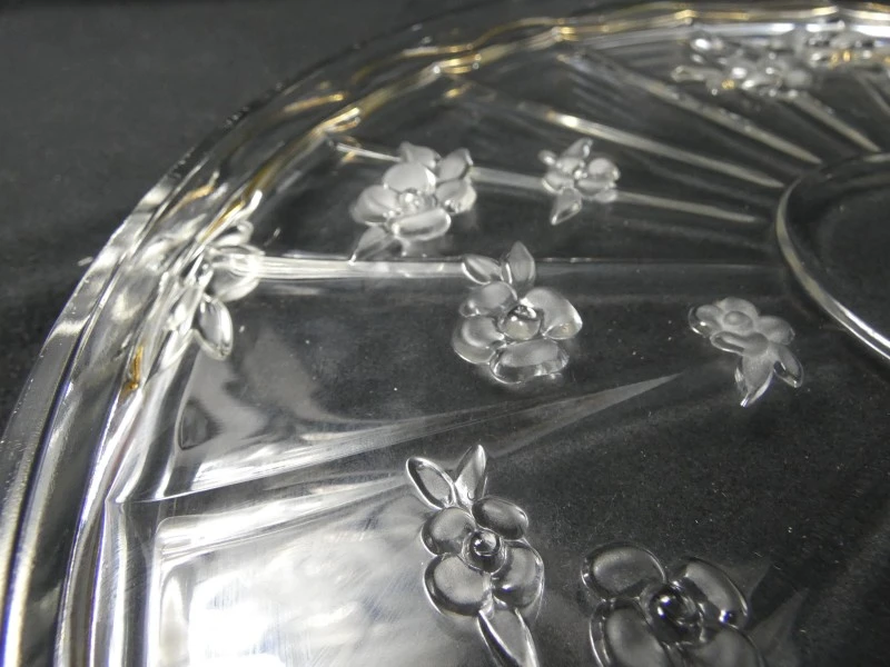 Vintage glazen taartschotel met bloemen - foto 7