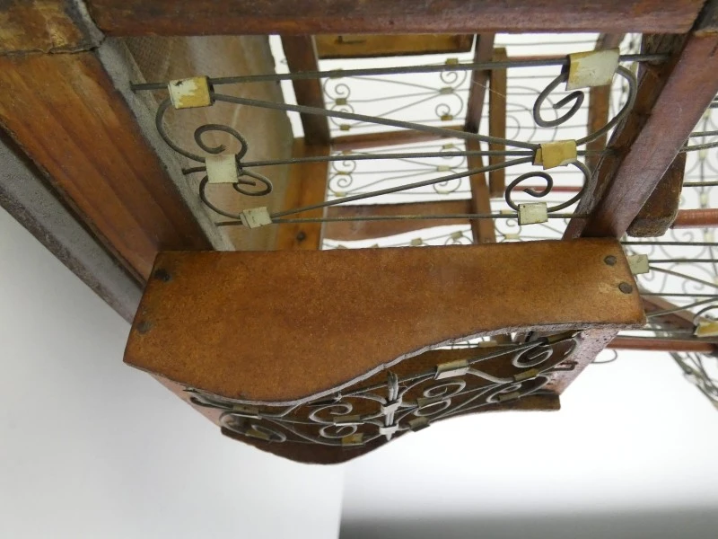 Decoratieve Vogelkooi in Victoriaanse / Montgolfier-stijl