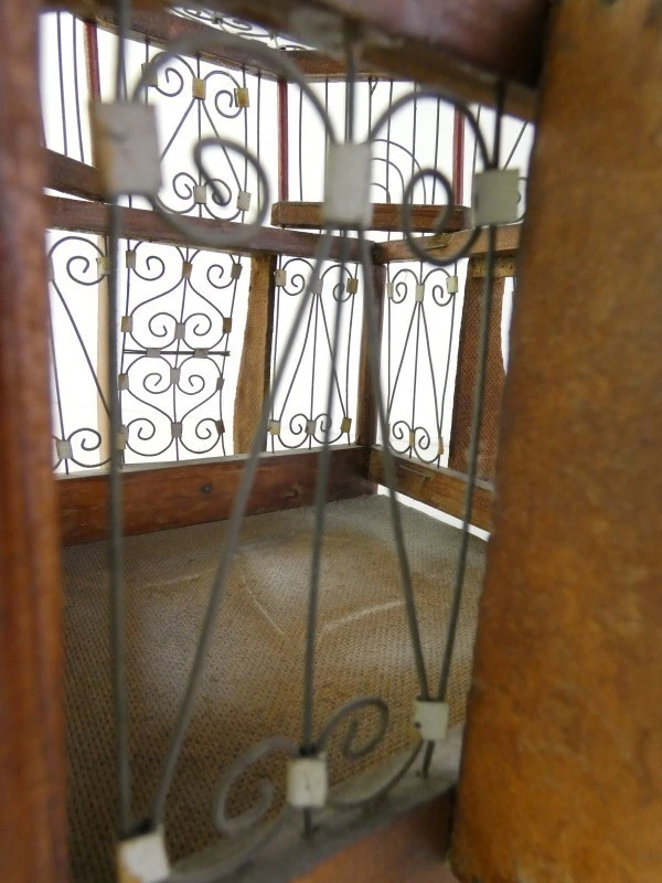 Decoratieve Vogelkooi in Victoriaanse / Montgolfier-stijl