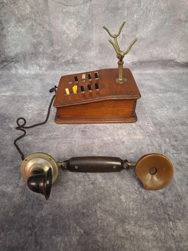 Set van 2 antieke houten telefoons / intercomsystemen ca. 1900–1920 - tafel- en wandmodel - foto 15