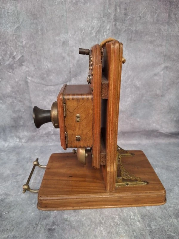 Set van 2 antieke houten telefoons / intercomsystemen ca. 1900–1920 - tafel- en wandmodel - foto 8
