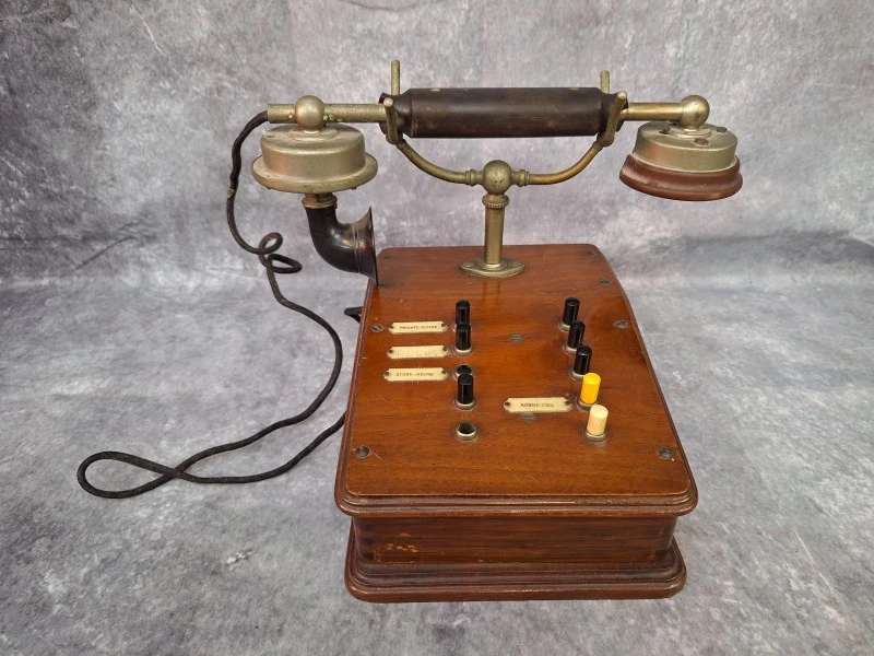 Set van 2 antieke houten telefoons / intercomsystemen ca. 1900–1920 - tafel- en wandmodel - foto 10