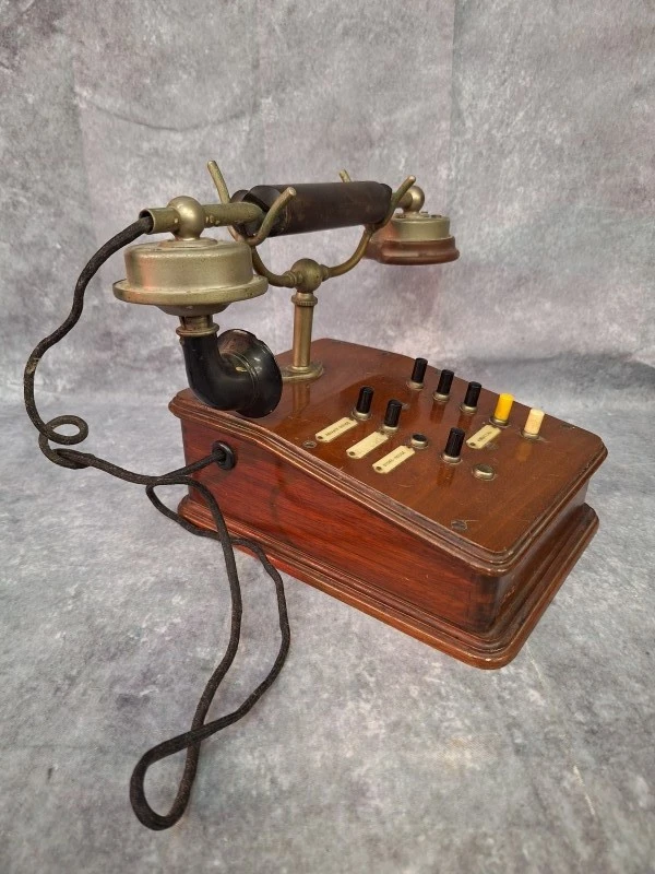 Set van 2 antieke houten telefoons / intercomsystemen ca. 1900–1920 - tafel- en wandmodel - foto 12