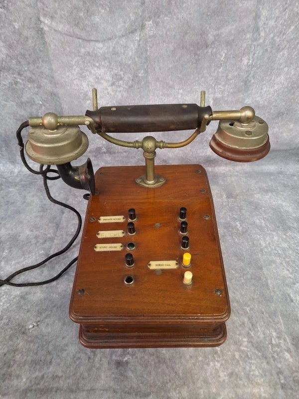 Set van 2 antieke houten telefoons / intercomsystemen ca. 1900–1920 - tafel- en wandmodel - foto 11