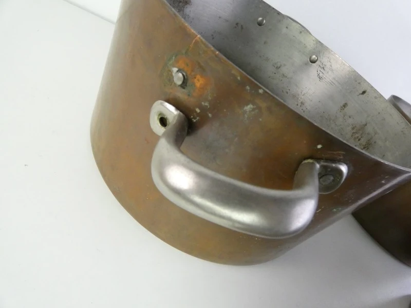 Set van 5 koperen kookpotten en 5 koperen pannen met deksels