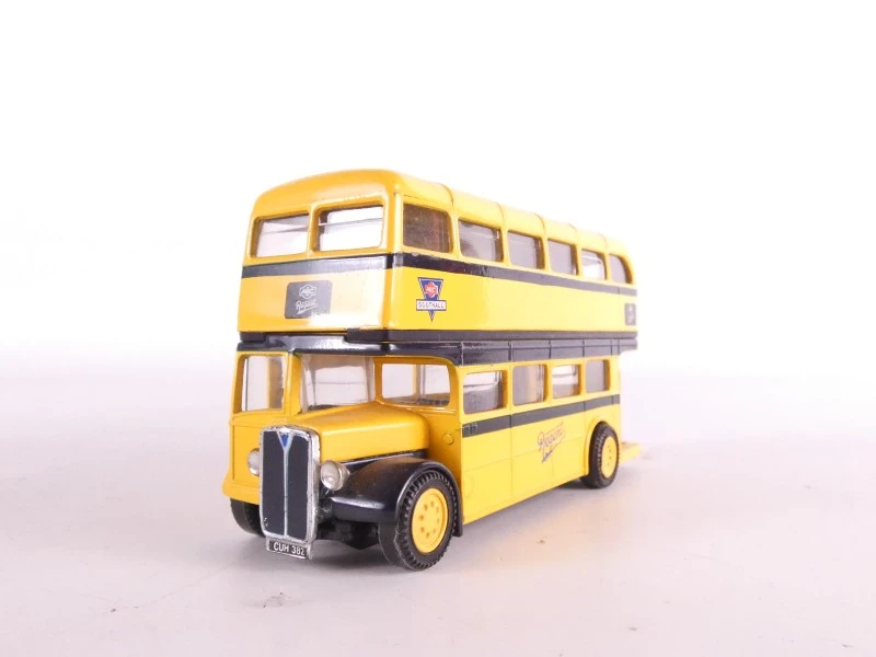 6 miniatuurvoertuigen van Corgi