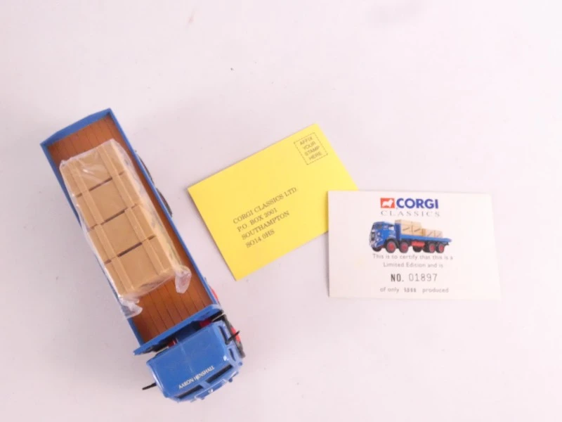 6 miniatuurvoertuigen van Corgi