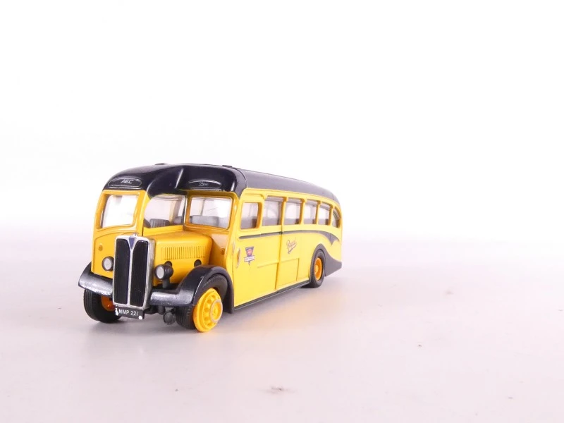 6 miniatuurvoertuigen van Corgi