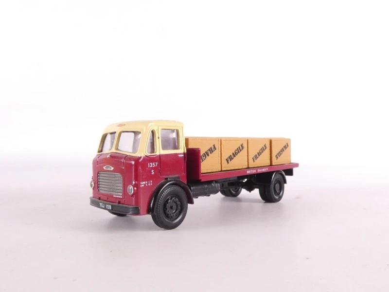 6 miniatuurvoertuigen van Corgi