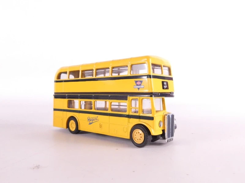 6 miniatuurvoertuigen van Corgi