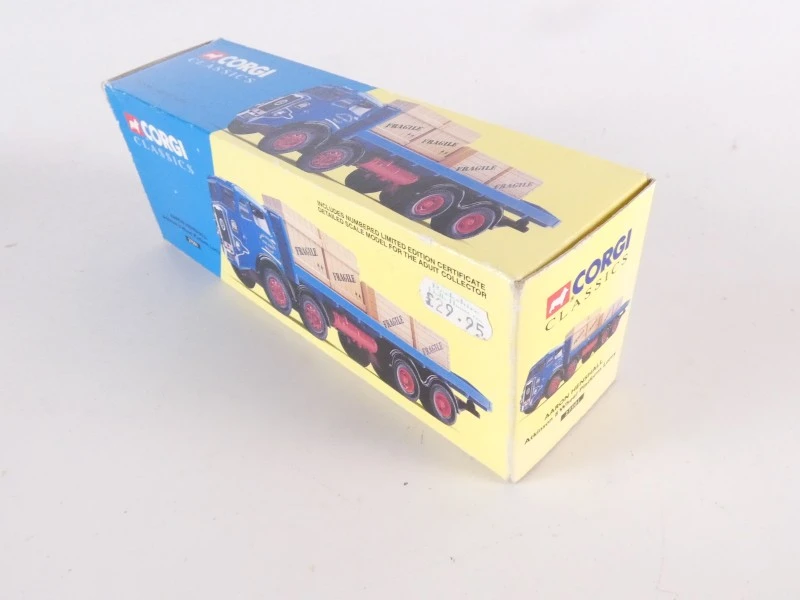6 miniatuurvoertuigen van Corgi