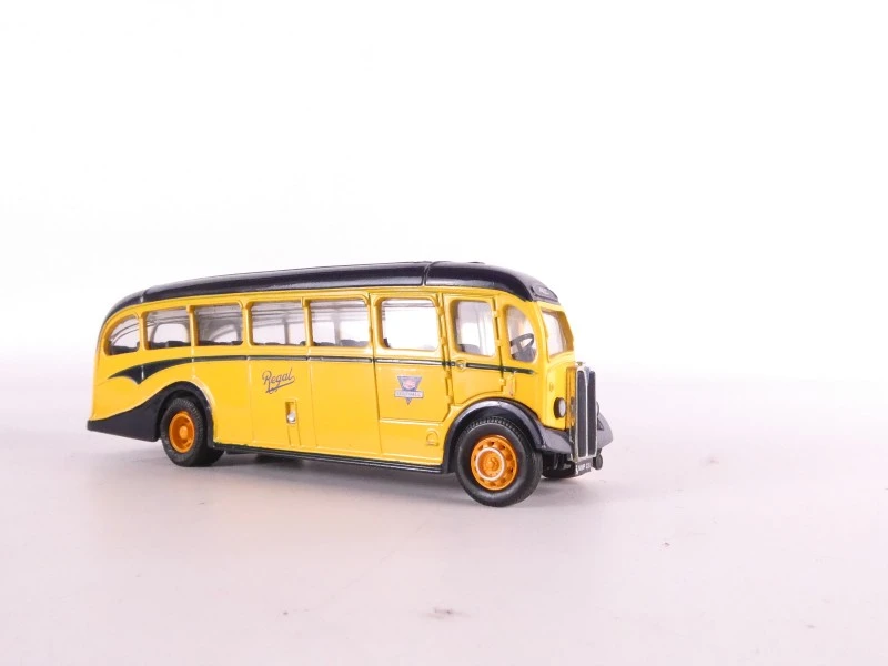 6 miniatuurvoertuigen van Corgi