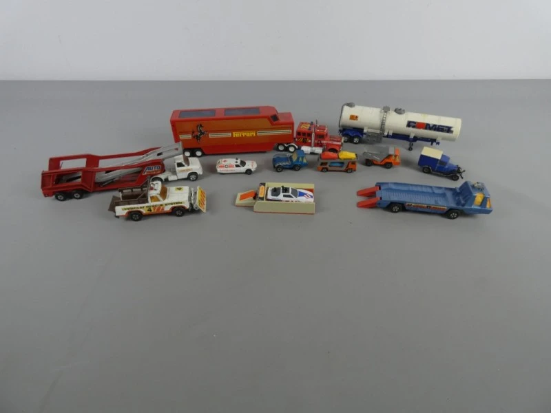 Lot Matchbox