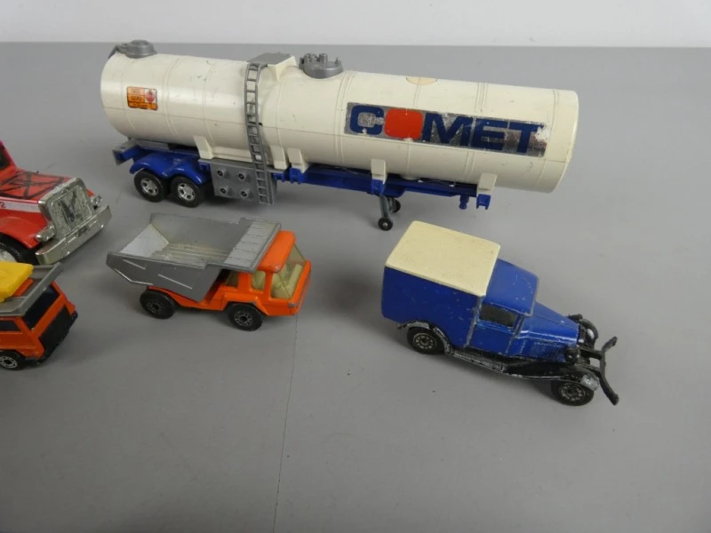 Lot Matchbox