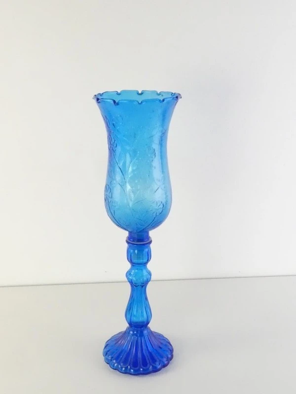Blauwe persglazen kaarshouder en decanteerkaraf