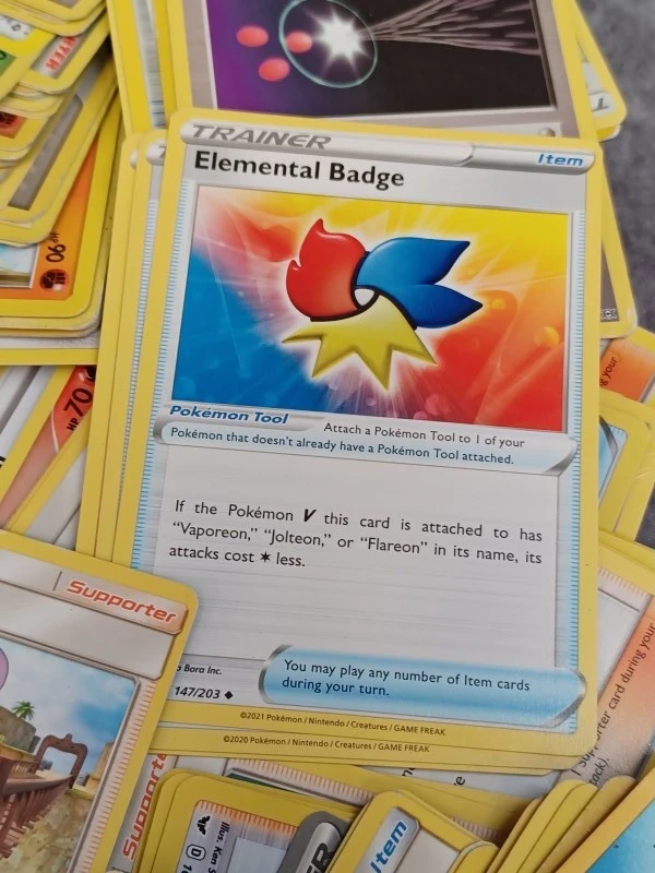 Ultieme Pokémon verzamelset: 300+ kaarten, zeldzame Holo’s en Premium (8) - foto 32