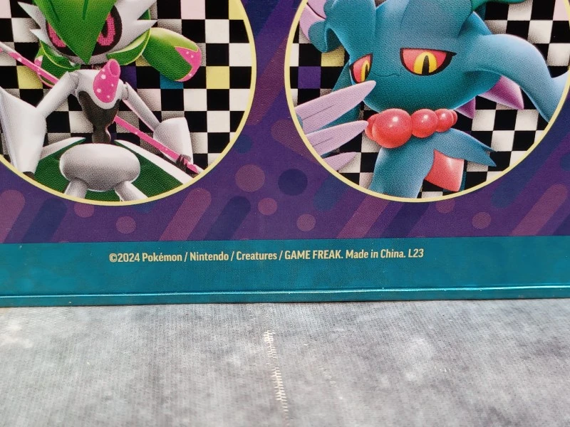 Groot Pokémon pakket - 300 Kaarten, verzamelblik, boek en notebook - foto 18