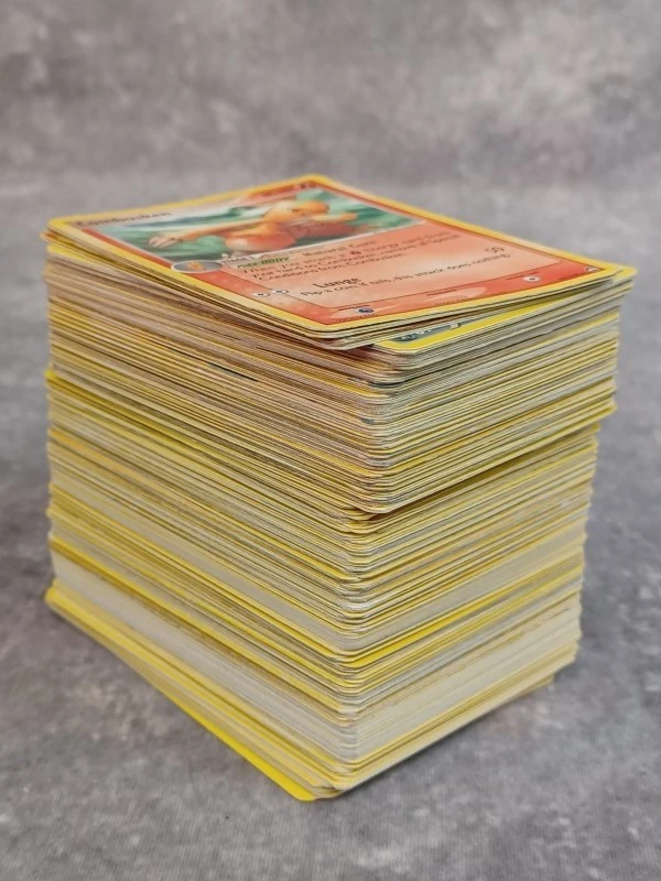 Groot Pokémon pakket - 300 Kaarten, verzamelblik, boek en notebook - foto 7