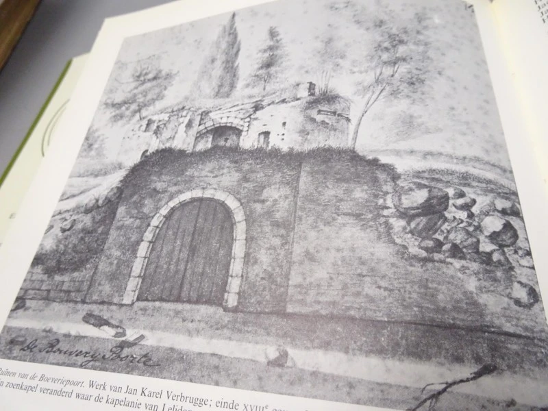 historisch boek: Pelgrims, dulle lieden en vondelingen te Brugge 1275-1975 - Jozef Geldhof - foto 5