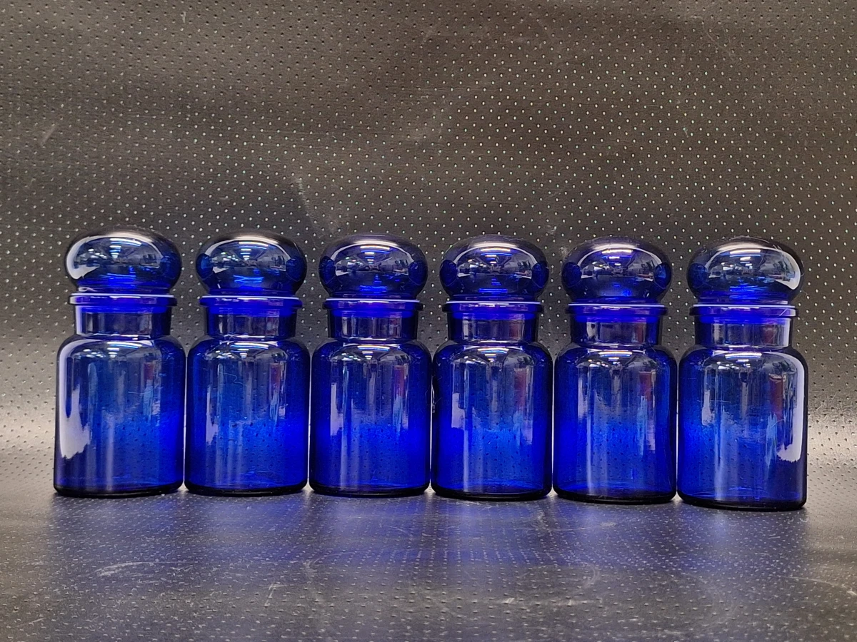 Set van 8 vintage Belgische kobaltblauwe glazen apothekerspotten - foto 3
