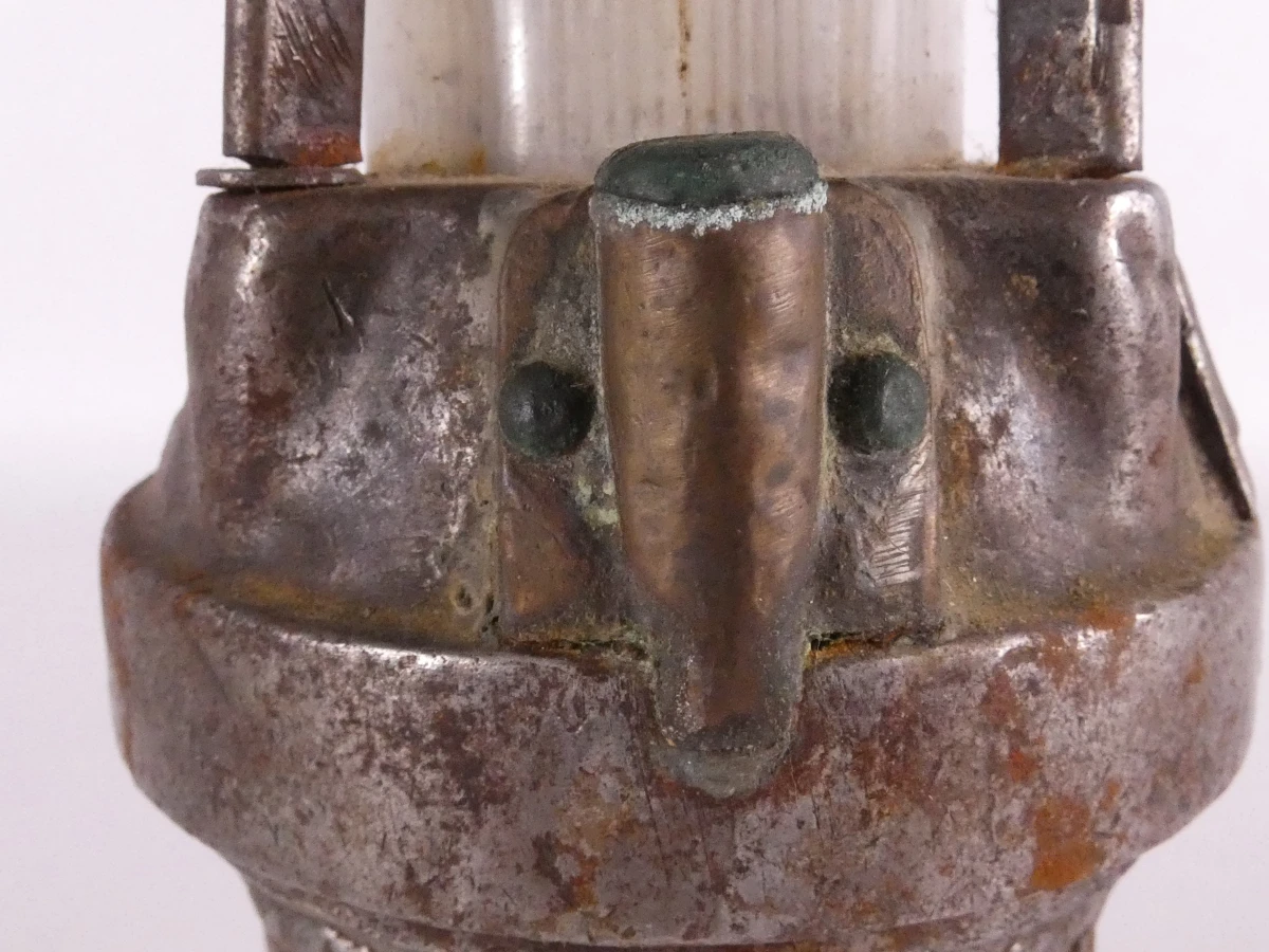 Vintage mijnwerkerslamp / carbidelamp – industrieel verzamelobject