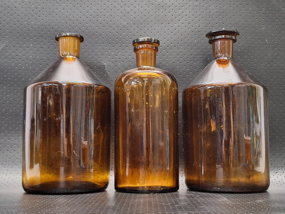 Set van 10 vintage amberkleurige apothekersflessen - foto 3