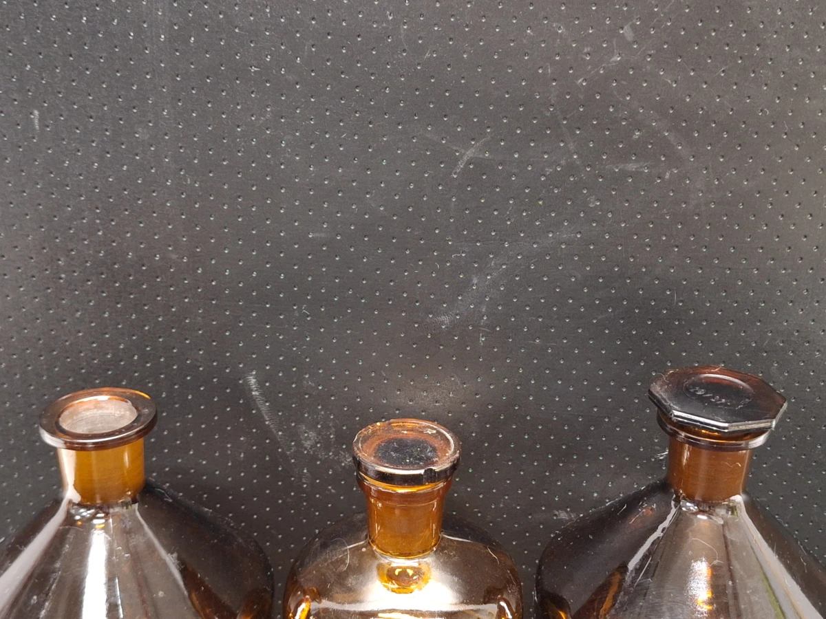 Set van 10 vintage amberkleurige apothekersflessen - foto 4