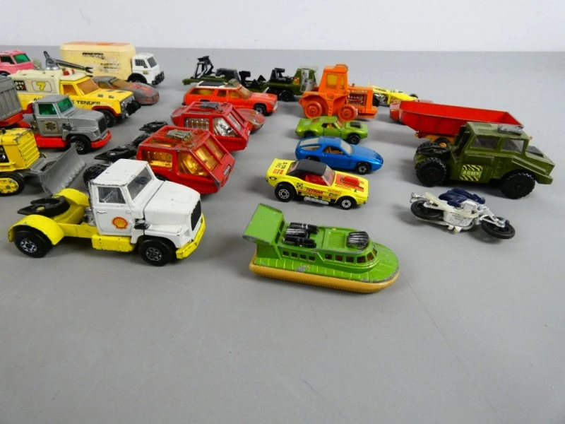 lot van 31 matchbox auto's