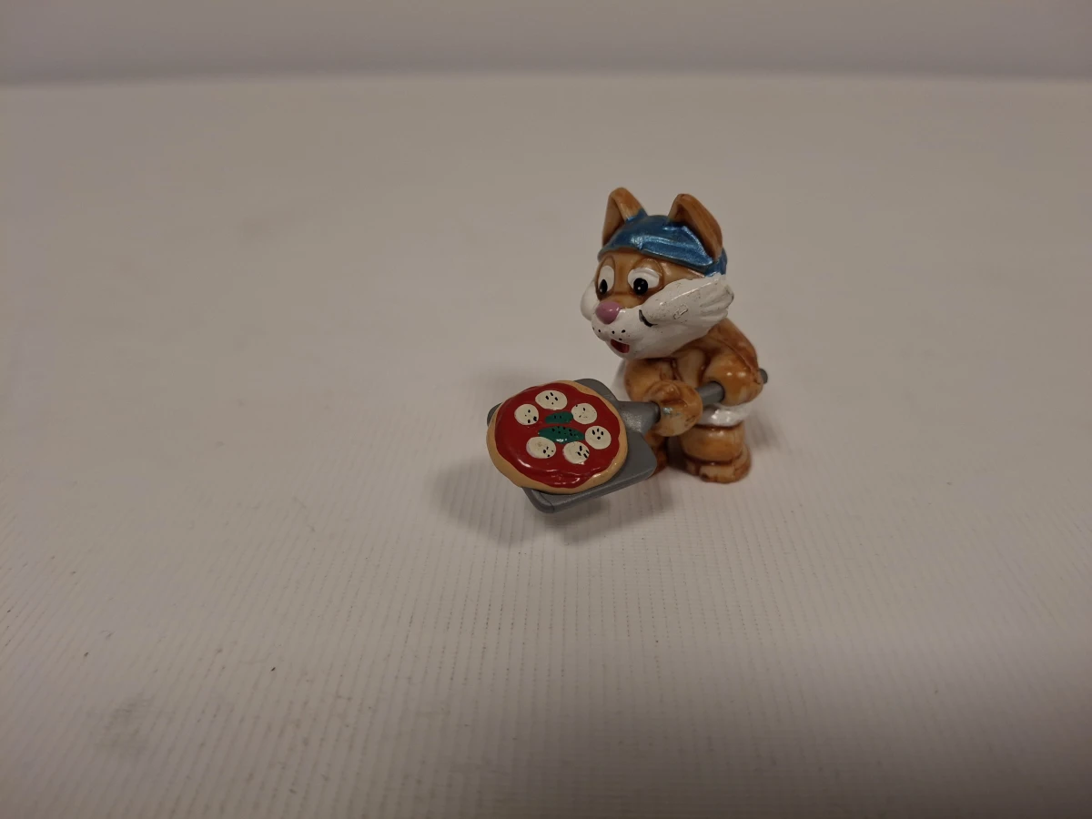 Lot Ferrero jaren 90 kleine kleurrijke dieren- en figuurtjes