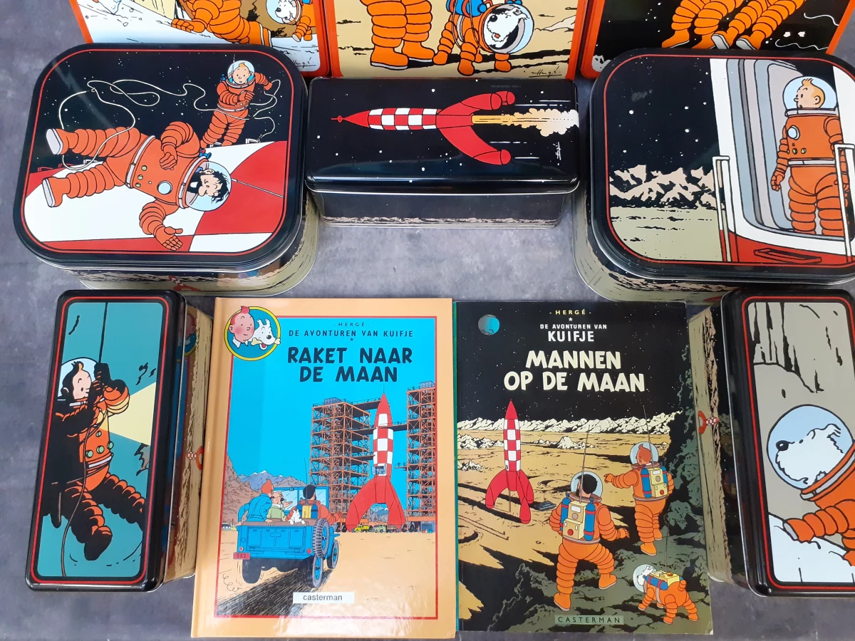 Strips: Raket naar de maan & Mannen op de maan + 8 blikken opbergdozen - foto 3