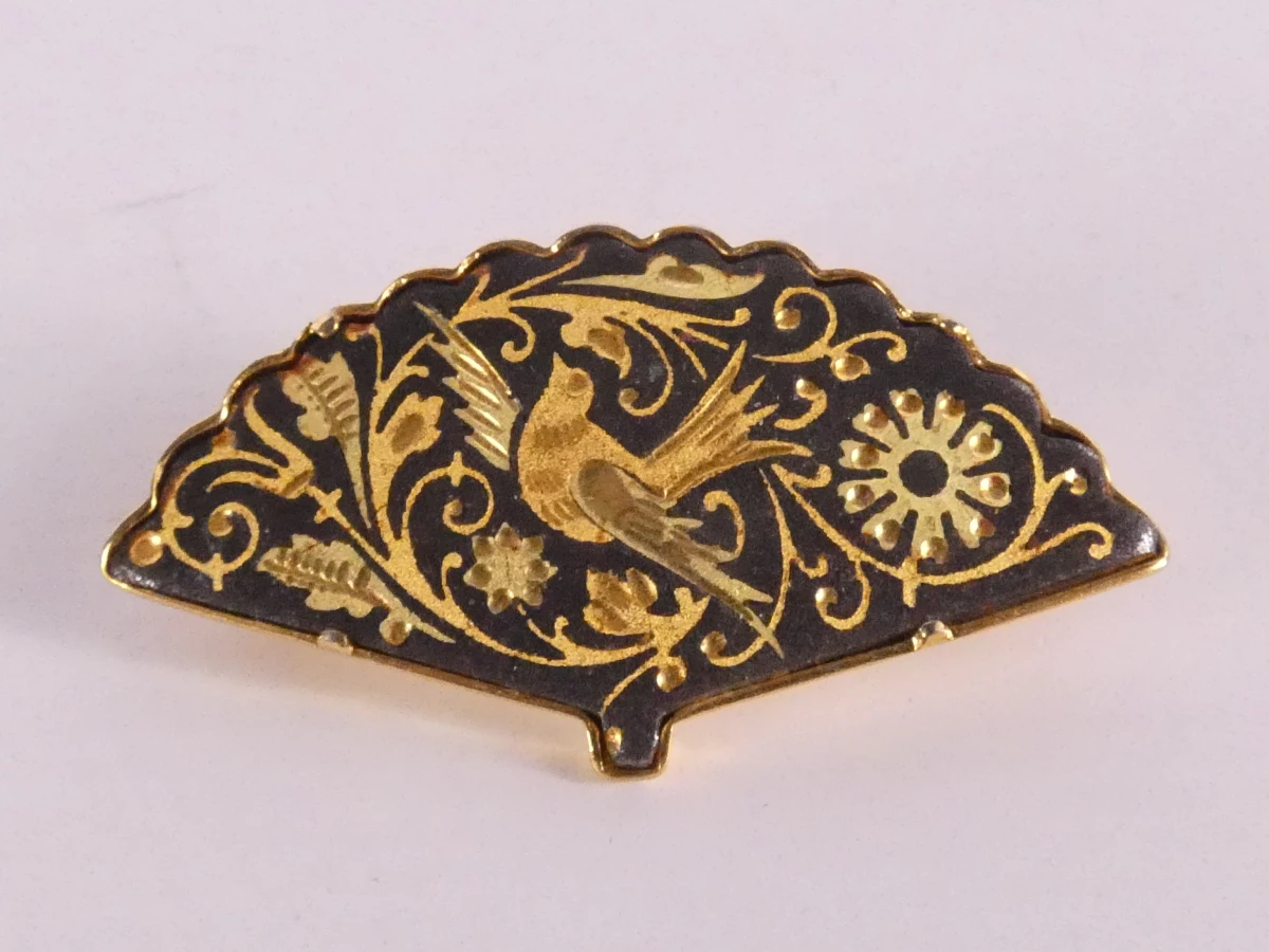 Vergulde vintage sieradenset: kettingen, armbanden, broches