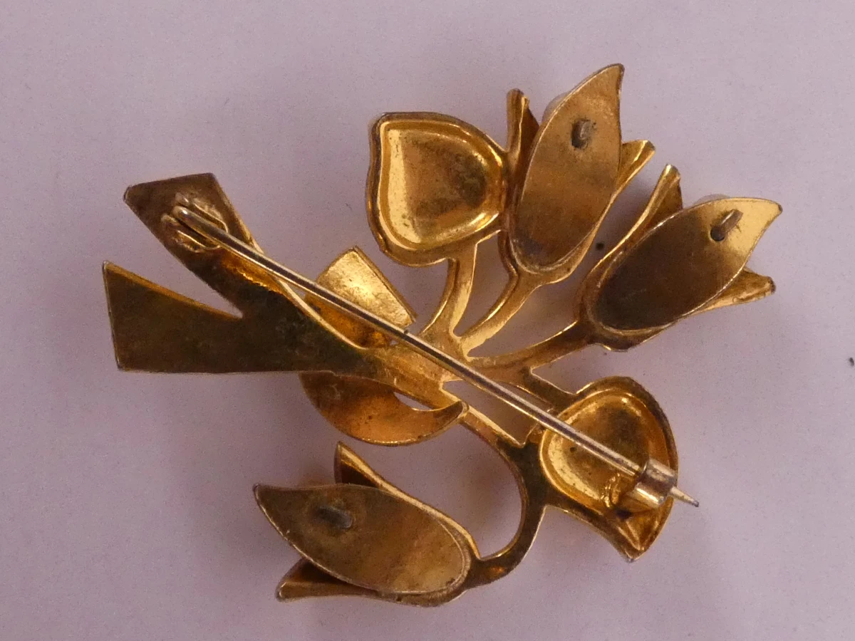 Vergulde vintage sieradenset: kettingen, armbanden, broches