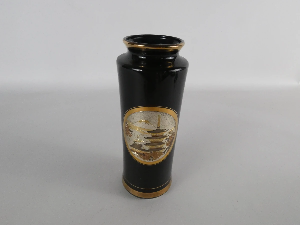 Zwarte Japanse vaas met gouden/zilveren decoratie