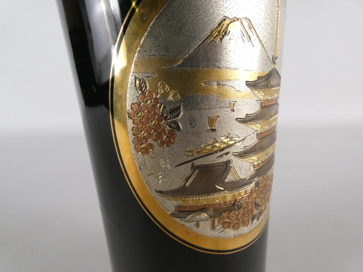 Zwarte Japanse vaas met gouden/zilveren decoratie