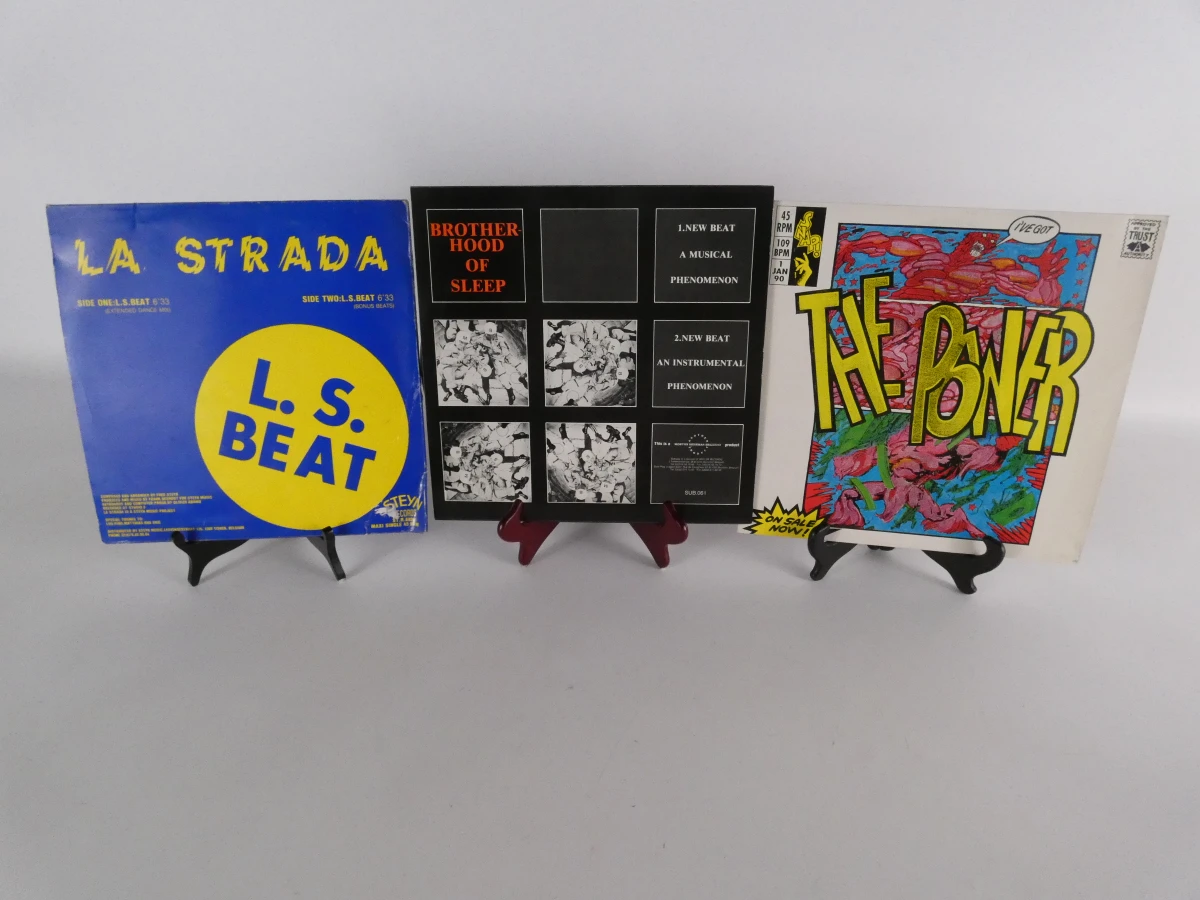 23 Verzameling vinylplaten New Beat en elektronische muziek