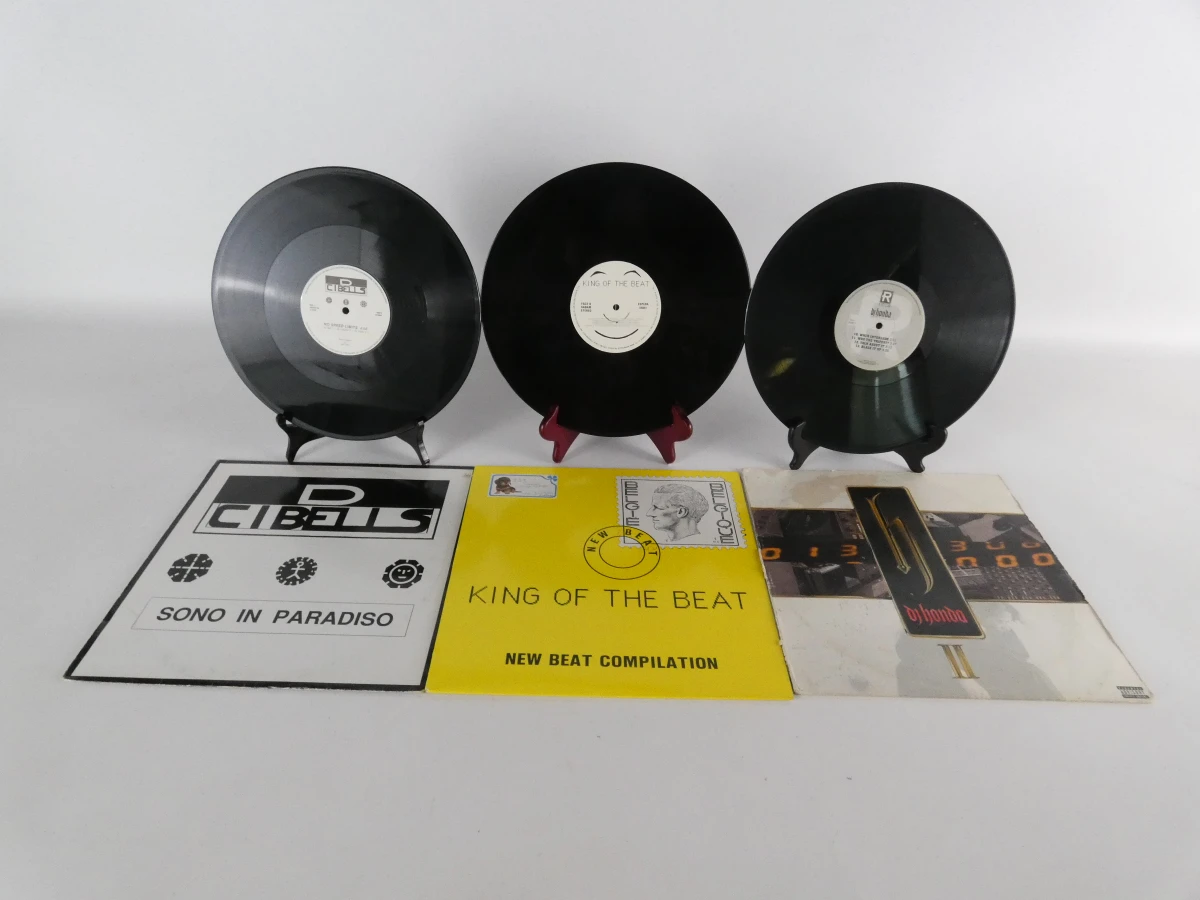 23 Verzameling vinylplaten New Beat en elektronische muziek