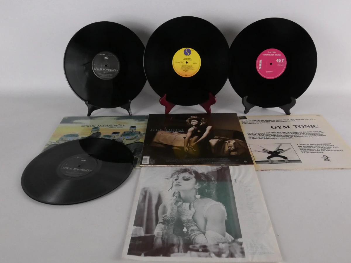 Set van 22 vinylplaten – diverse artiesten uit de jaren 70, 80 en 90