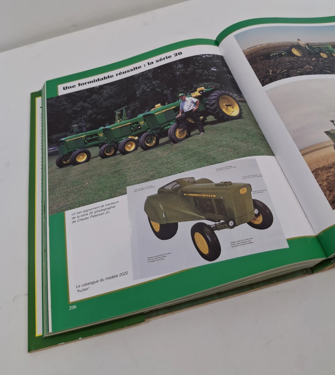 Set van 3 Franstalige boeken over John Deere tractoren