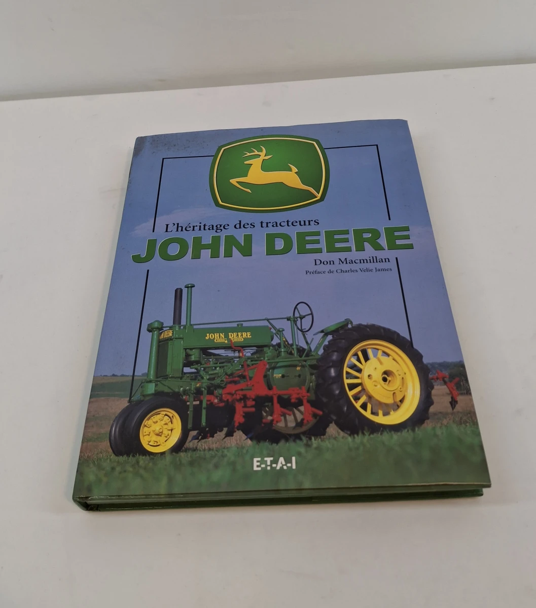 Set van 3 Franstalige boeken over John Deere tractoren