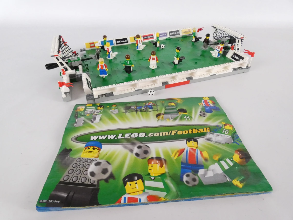 Lego voetbalspel, robot en haai(3409-1, 17101, 6135)