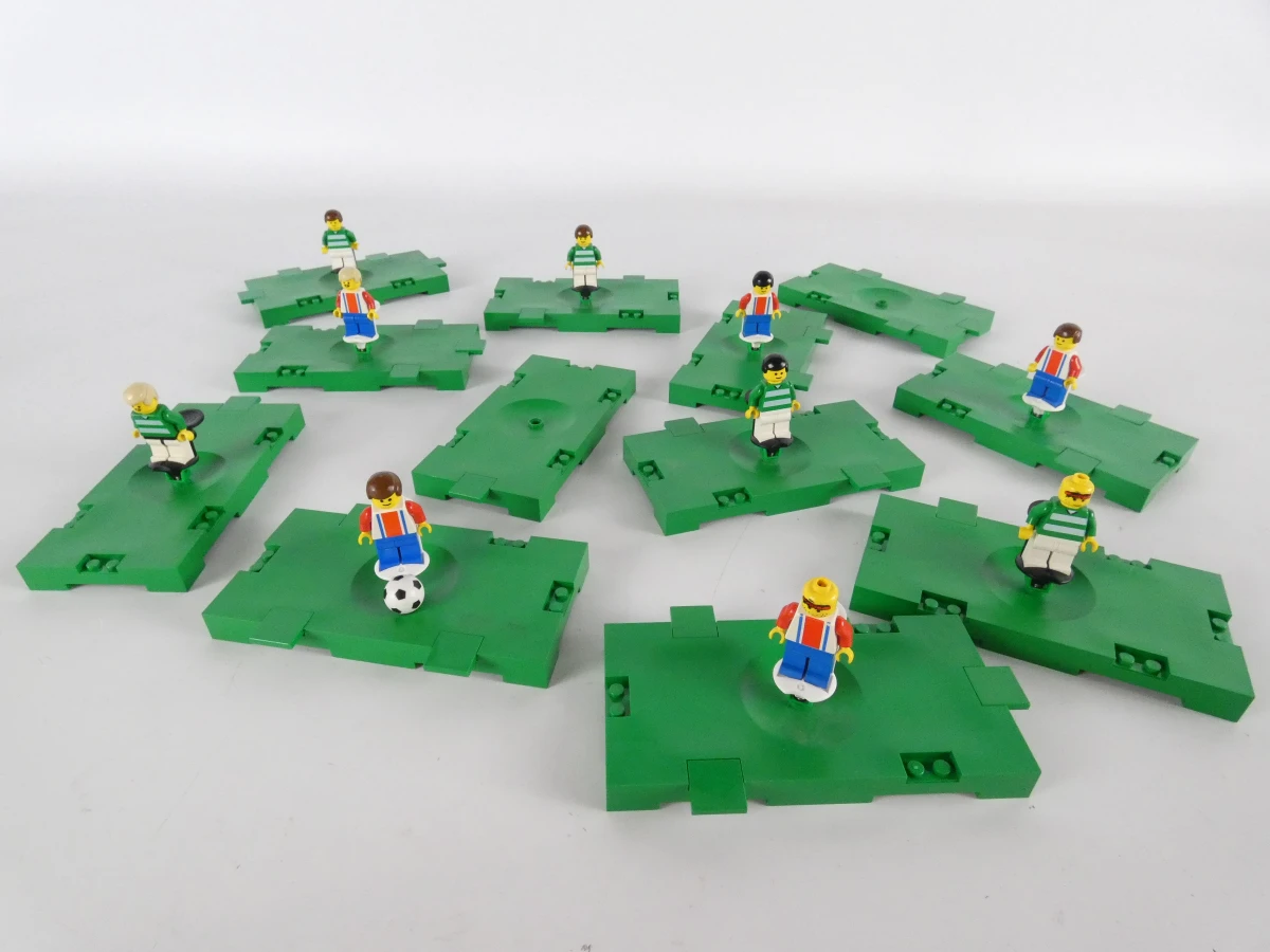 Lego voetbalspel, robot en haai(3409-1, 17101, 6135)