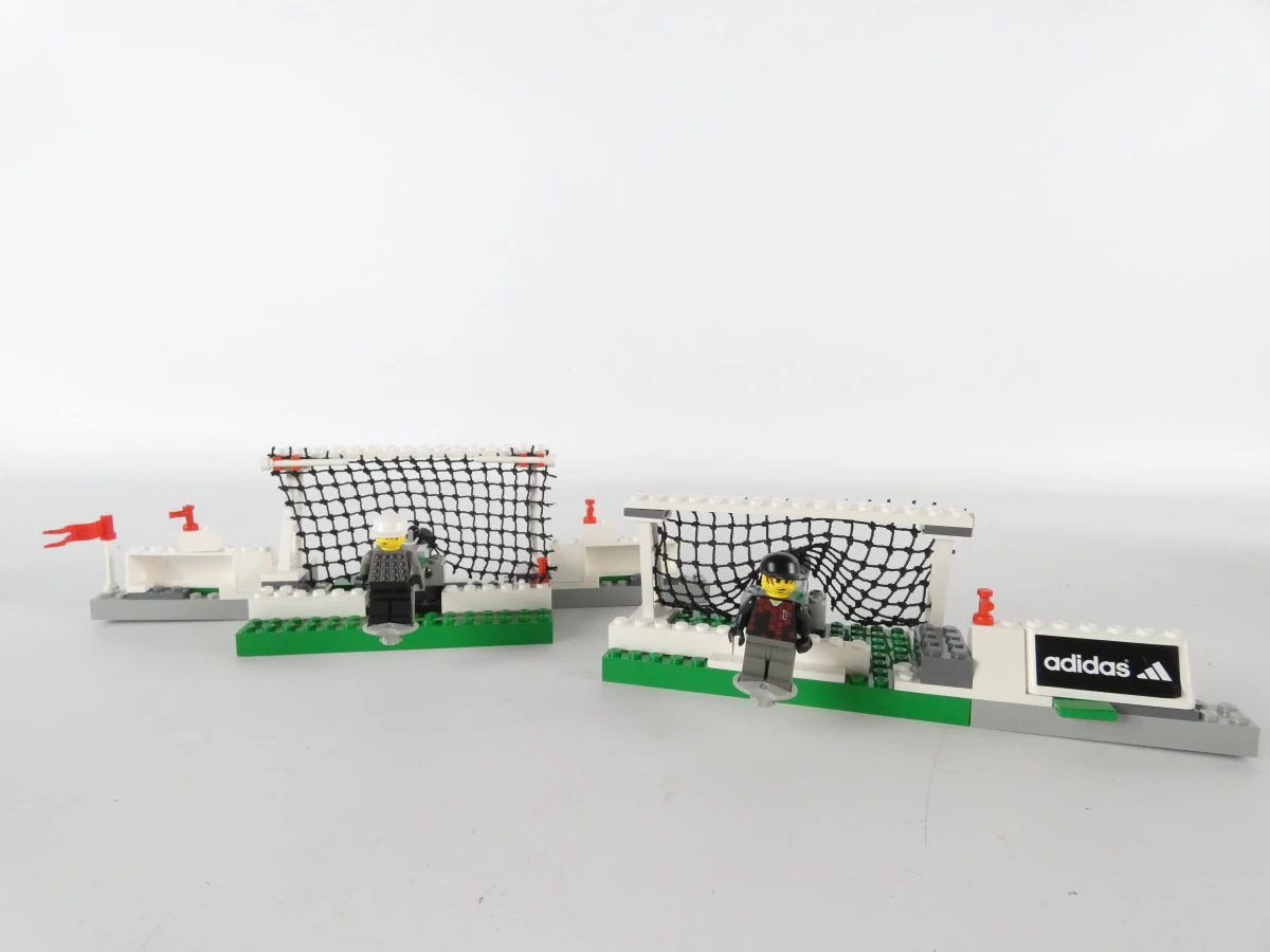 Lego voetbalspel, robot en haai(3409-1, 17101, 6135)