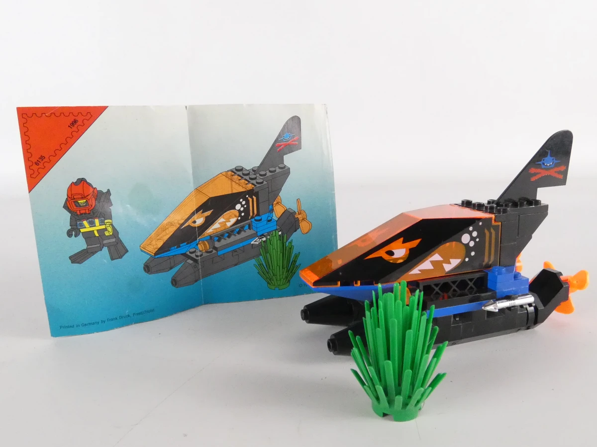 Lego voetbalspel, robot en haai(3409-1, 17101, 6135)