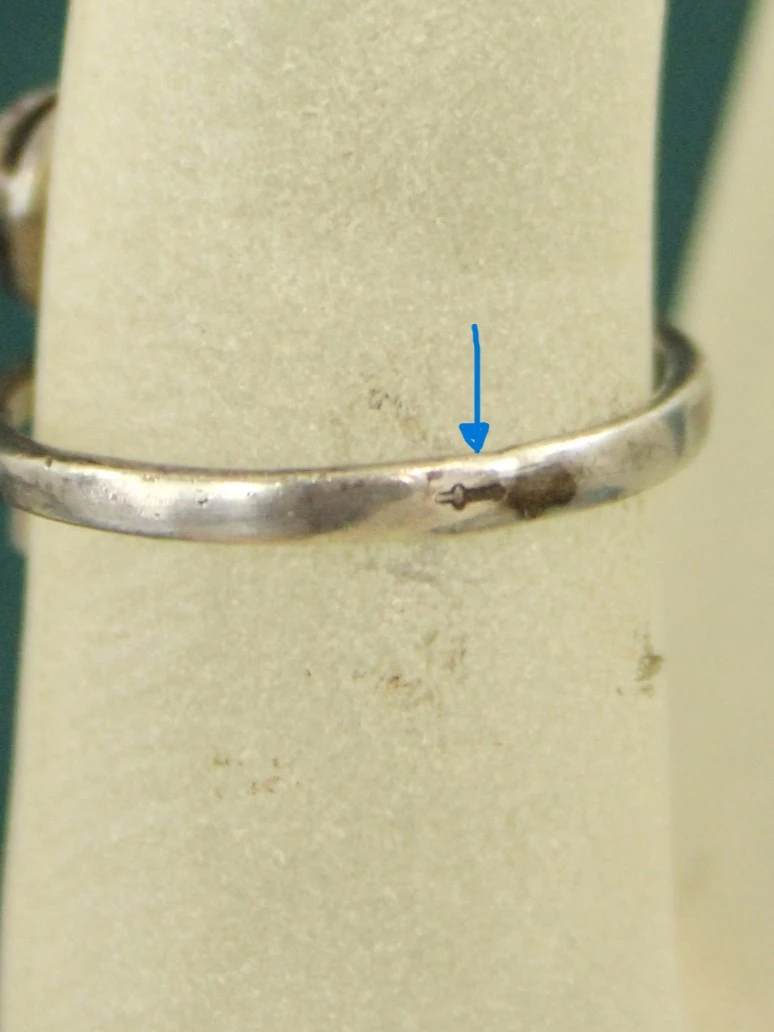 Sterling zilveren strikring in art-decostijl