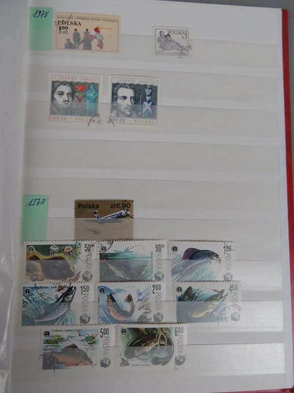 Postzegelverzameling Jugoslavija en Polen in album