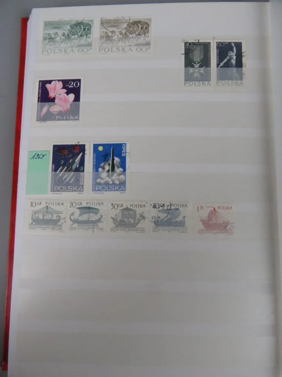 Postzegelverzameling Jugoslavija en Polen in album