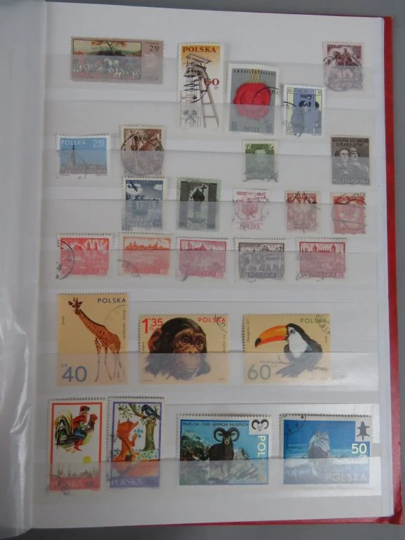 Postzegelverzameling Jugoslavija en Polen in album