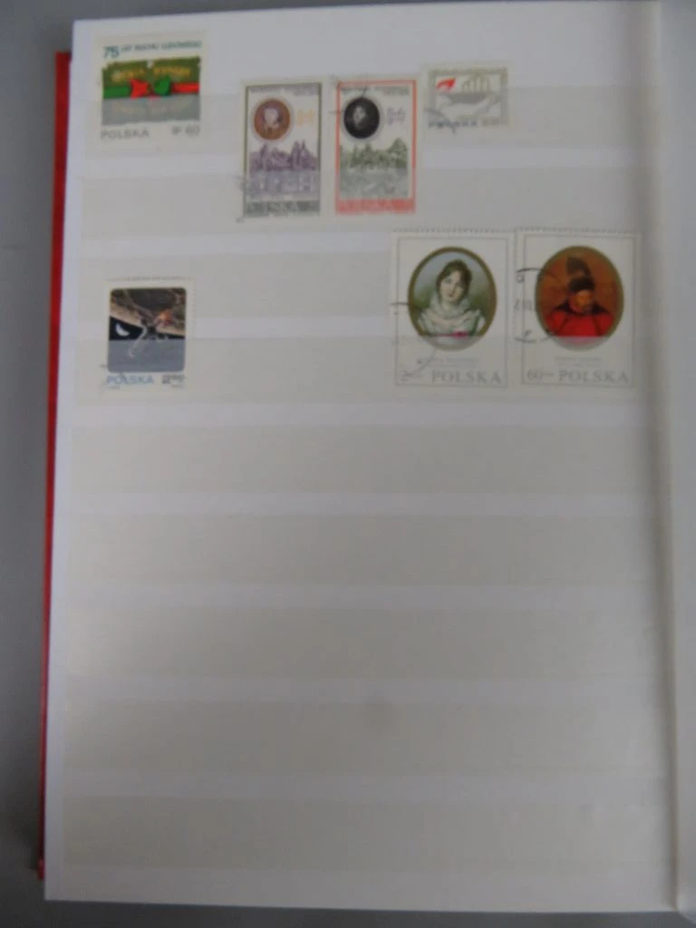 Postzegelverzameling Jugoslavija en Polen in album